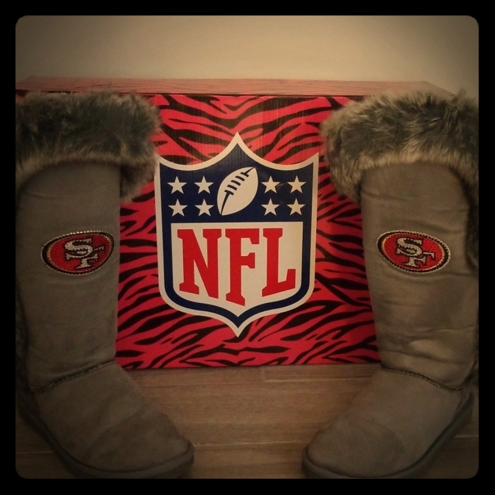 NFL San Francisco 49ers lady's fur boots